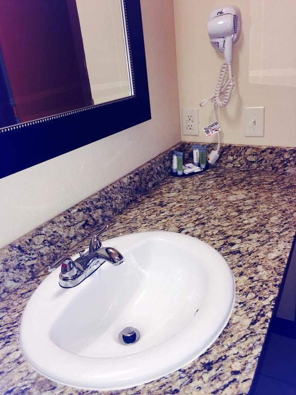 Texan Inn And Suites Tilden חדר תמונה